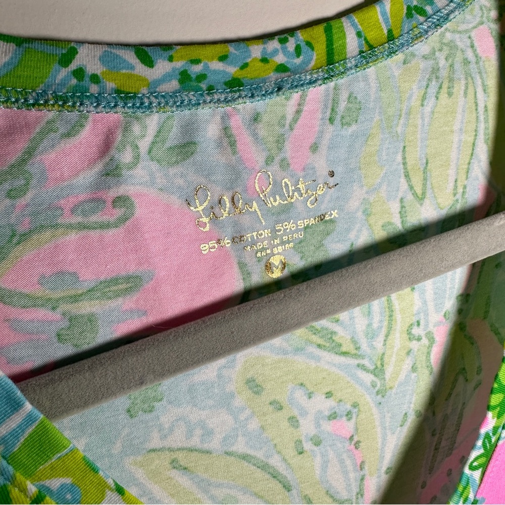 Lilly Pulitzer Michele Coconut Grove Floral Bright V Neck Tee Size Med (like Sm) - Picture 3 of 5